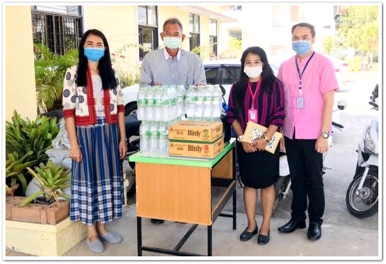 ﻿สำนักงานบังคับคดีจังหวัดชัยภูมิ สาขาภูเขียว ร่วมมอบสิ่งของอุปโภค และเครื่องดื่ม ให้แก่เจ้าหน้าที่ประจำจุดตรวจศูนย์ปฏิบัติการร่วมป้องกันและลดอุบัติเหตุทางถนนช่วงเทศกาลปีใหม่ พ.ศ. 2564